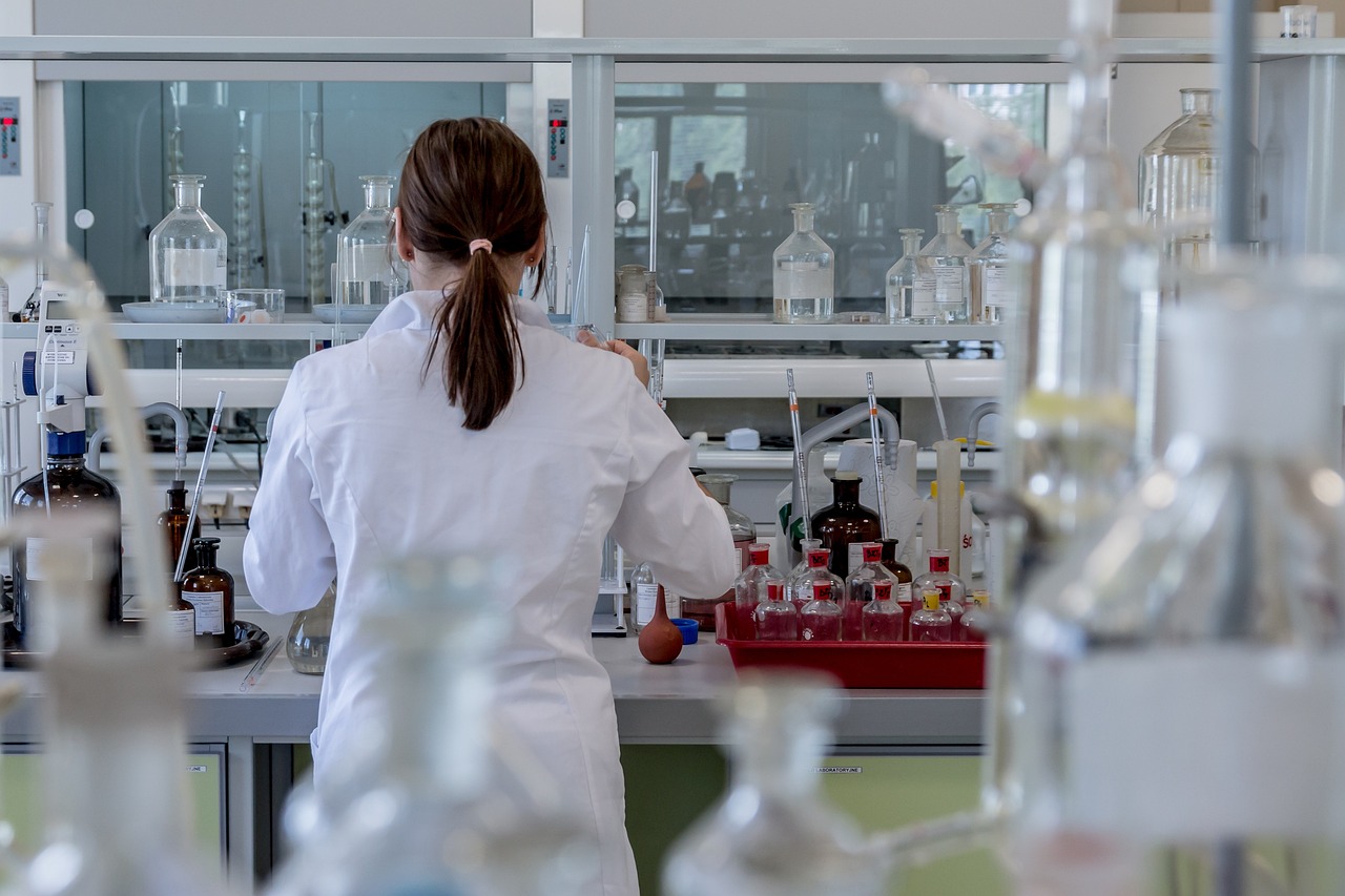Laboratory, analysis, chemistry — Dr Scott Kamelle: Advancing Gynecologic Cancer Care Through Innovation and Compassion